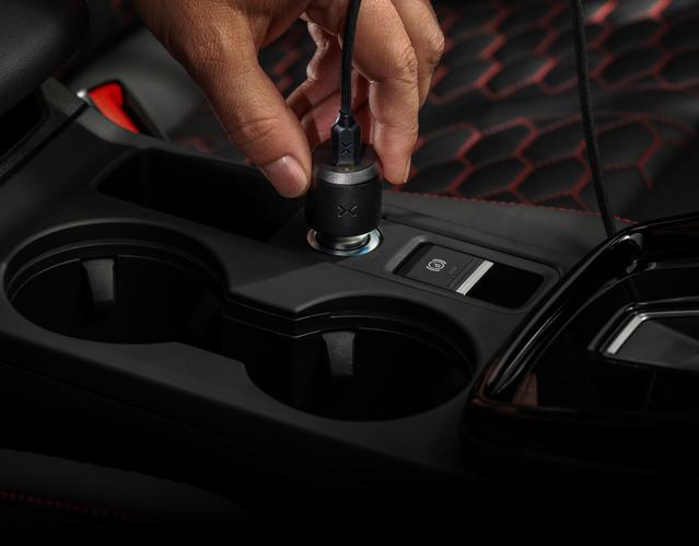 _Car_Chargers_Hero_F7_XS