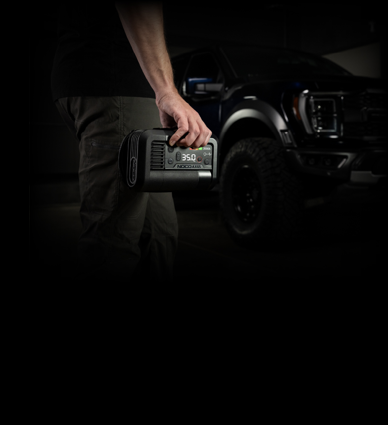 NOCO AX65 2000A Jump Starter + 22A Air Inflator